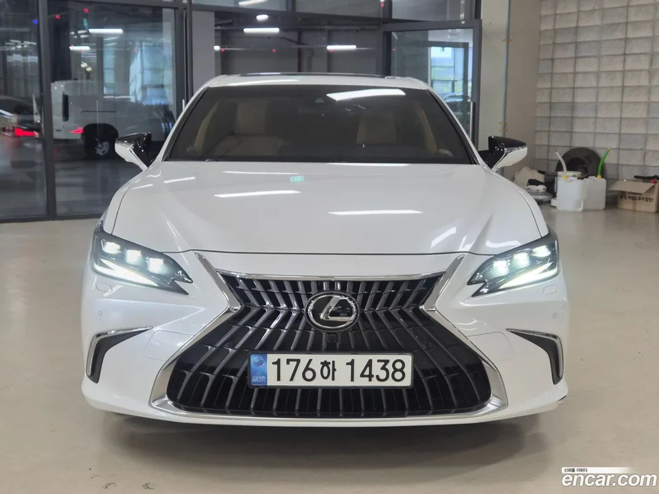 Lexus ES 300h 2022