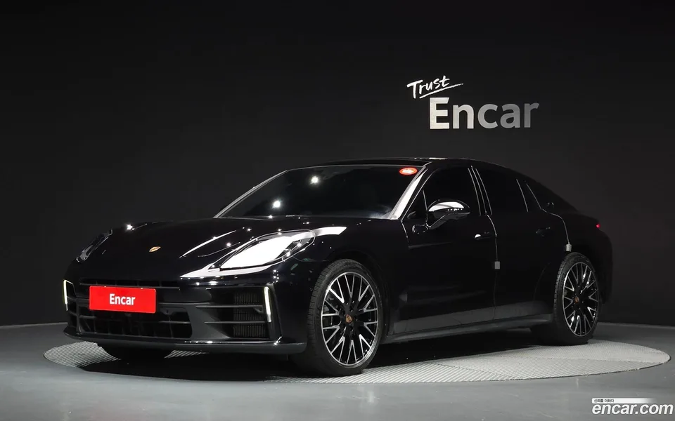 Porsche Panamera (976) 2025