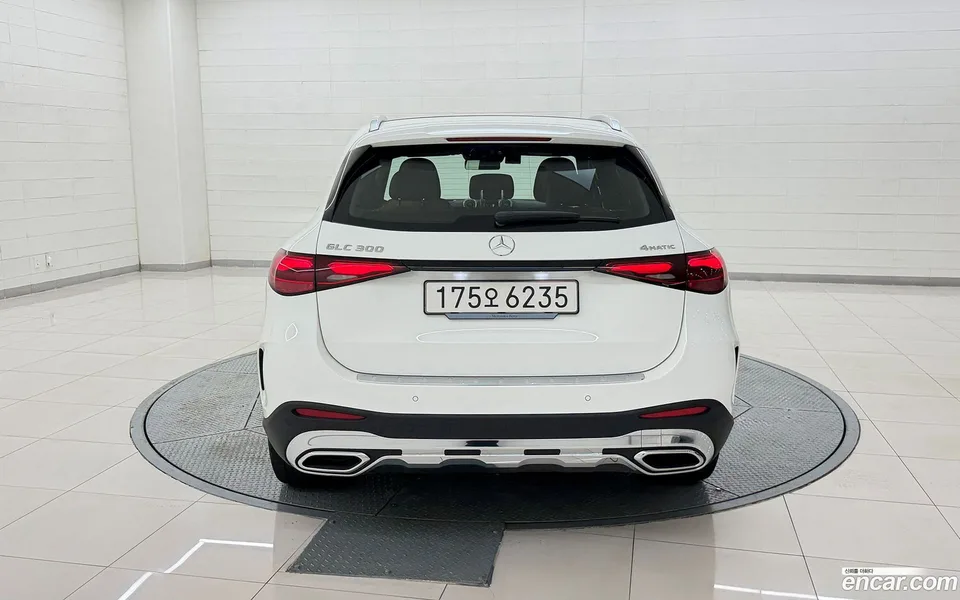 Mercedes-Benz GLC-Class GLC300 4MATIC AMG Line 2025 — миниатюра 2