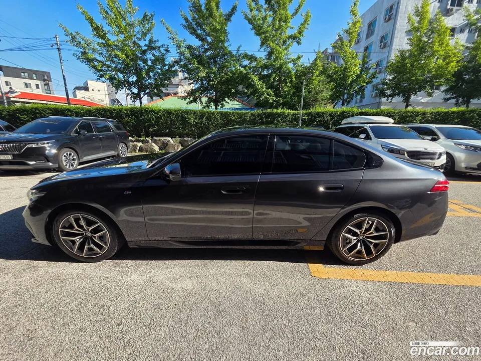 BMW 5 Series 523d M 2024 — миниатюра 3
