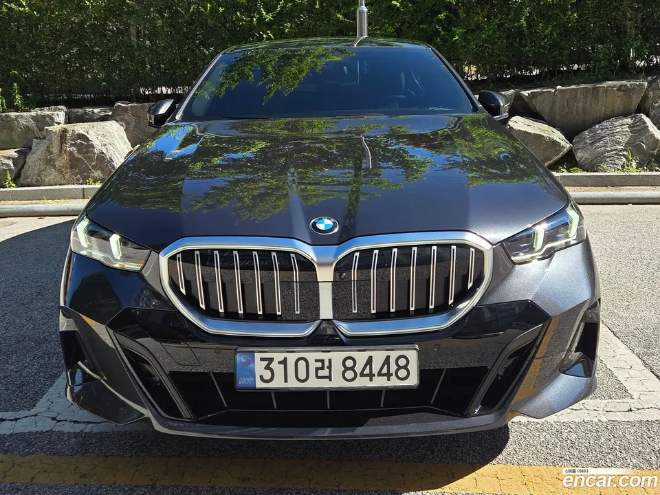 BMW 5 Series 523d M 2024 — фото 1, купить с доставкой в Москву