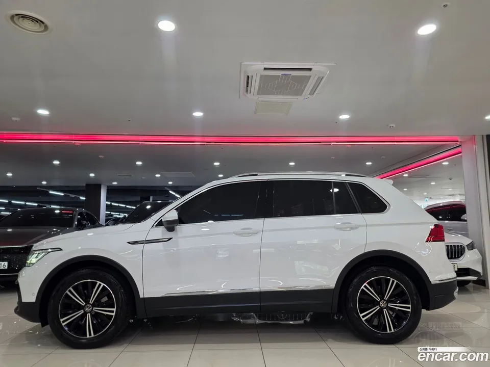 Volkswagen Tiguan 2.0 TDI 2022 — миниатюра 3