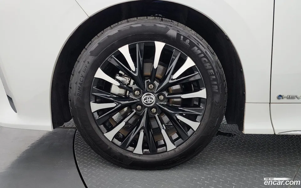 Toyota Alphard 2.5 HEV AWD 2024 — миниатюра 2
