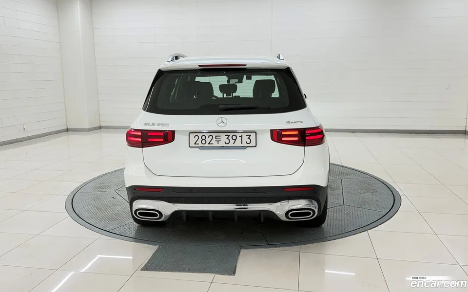 Mercedes-Benz GLB-Class GLB250 4MATIC 2025 — миниатюра 2