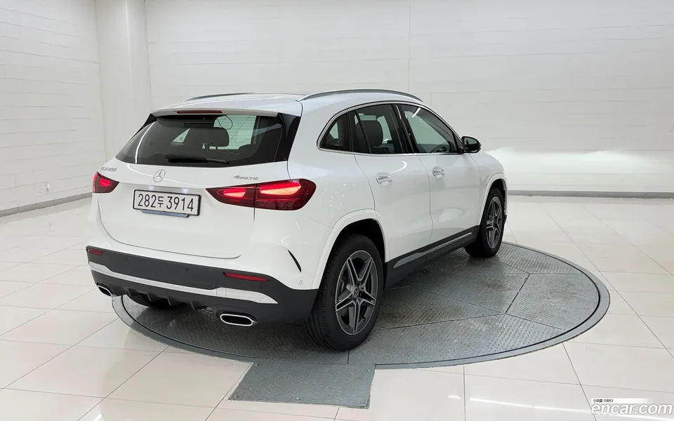 Mercedes-Benz GLA-Class GLA250 4MATIC 2025 — миниатюра 2