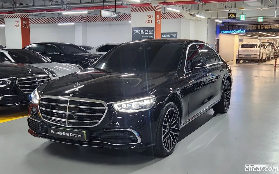 Mercedes-Benz S-Class 2025