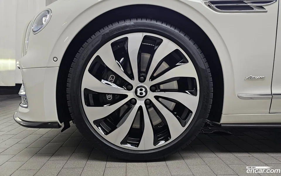 Bentley Flying Spur 4.0 2024 — миниатюра 2