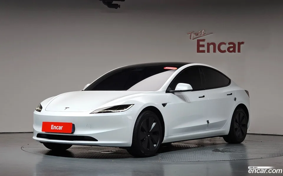 Tesla Model 3 2024