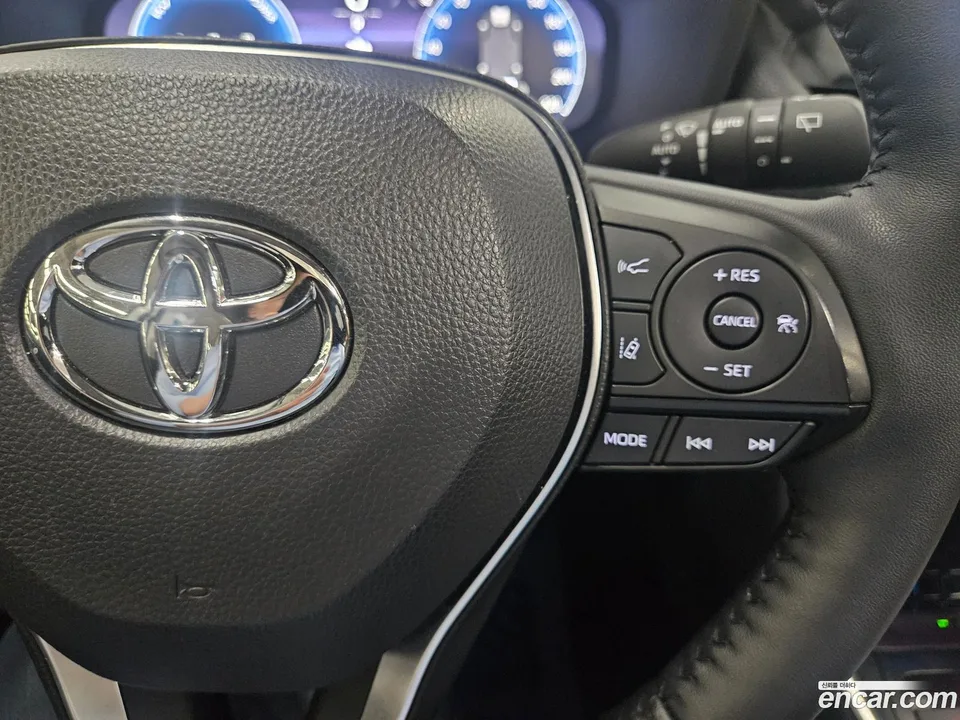 Toyota RAV4 2.5 4WD LTD 2025 — миниатюра 2