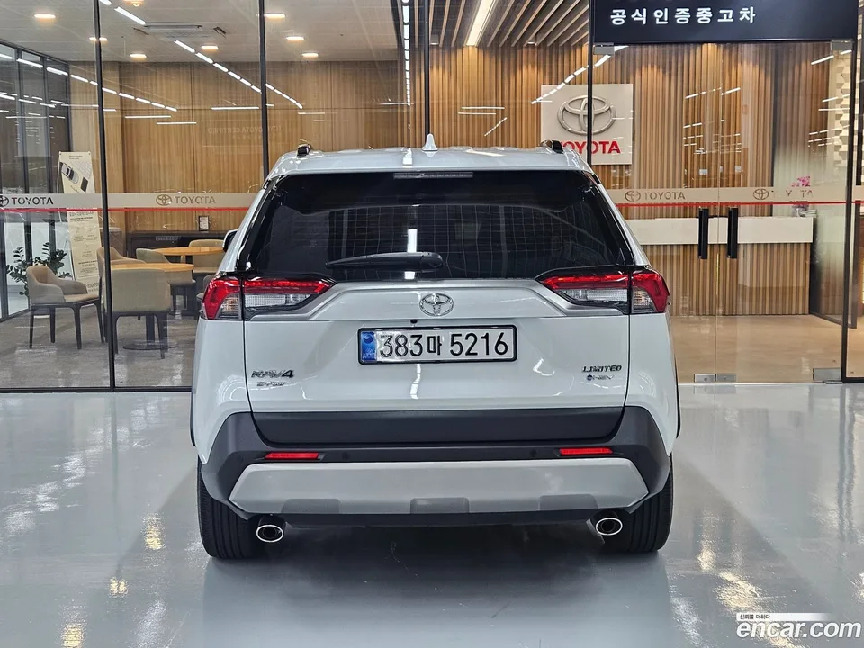 Toyota RAV4 2.5 4WD LTD 2025 — миниатюра 4
