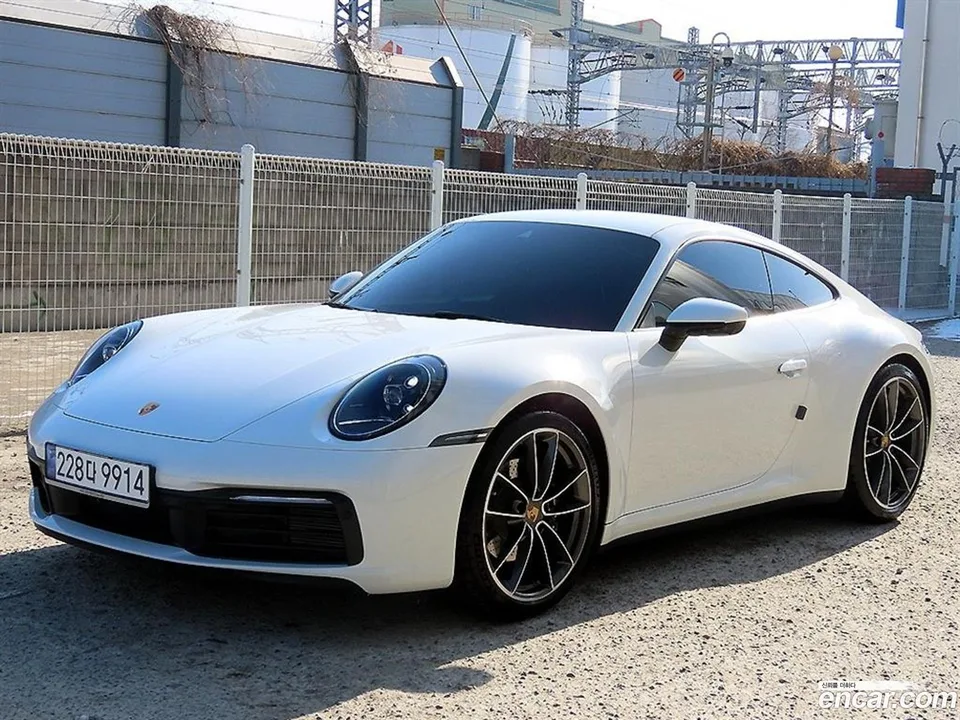 Porsche 911 (992) 2024