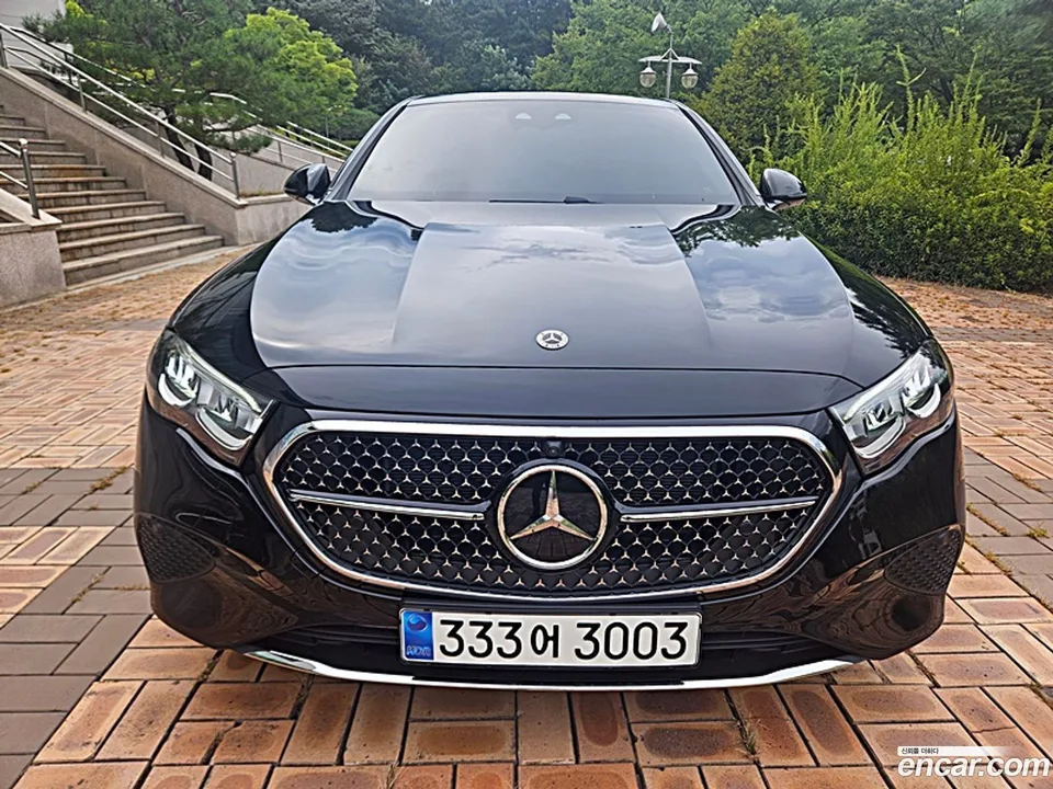 Mercedes-Benz E-Class 2024