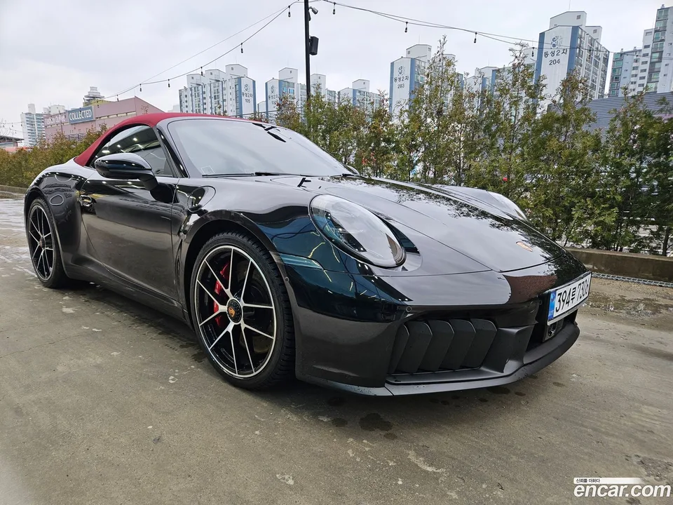 Porsche 911 (992) 2025