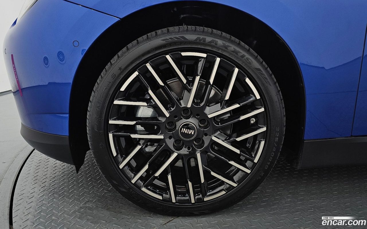 MINI Cooper Electric 2024 — 2