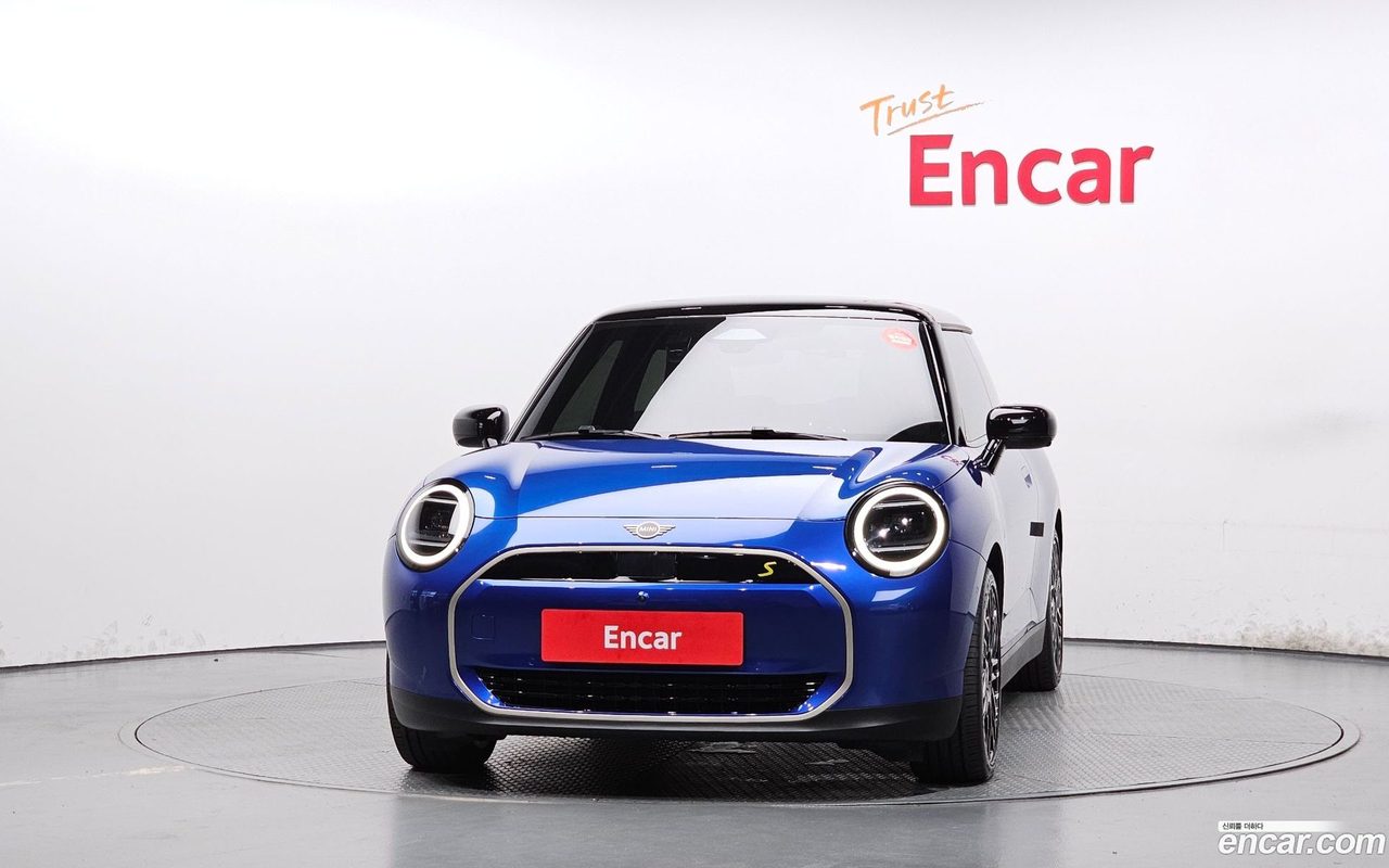 MINI Cooper Electric 2024 — 3