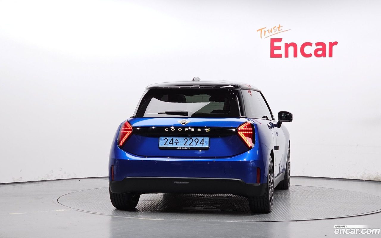 MINI Cooper Electric 2024 — 4