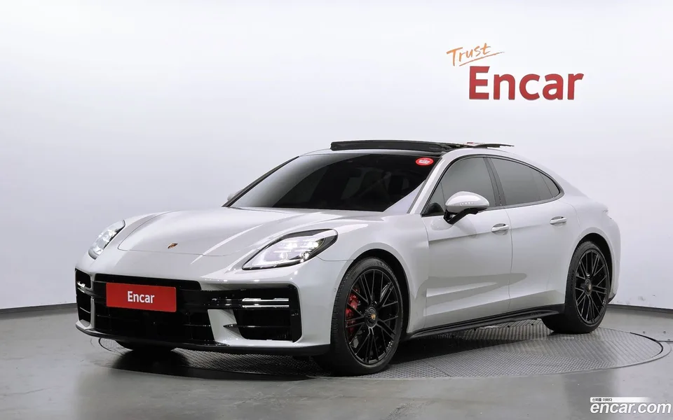Porsche Panamera (976) 2025
