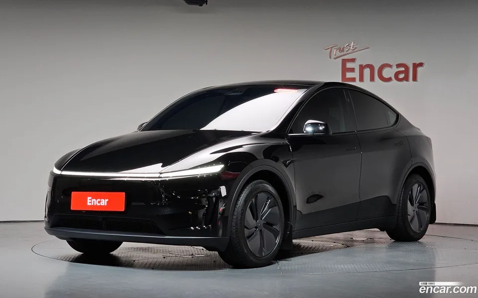 Tesla Model Y 2025