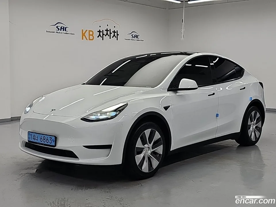 Tesla Model Y 2024