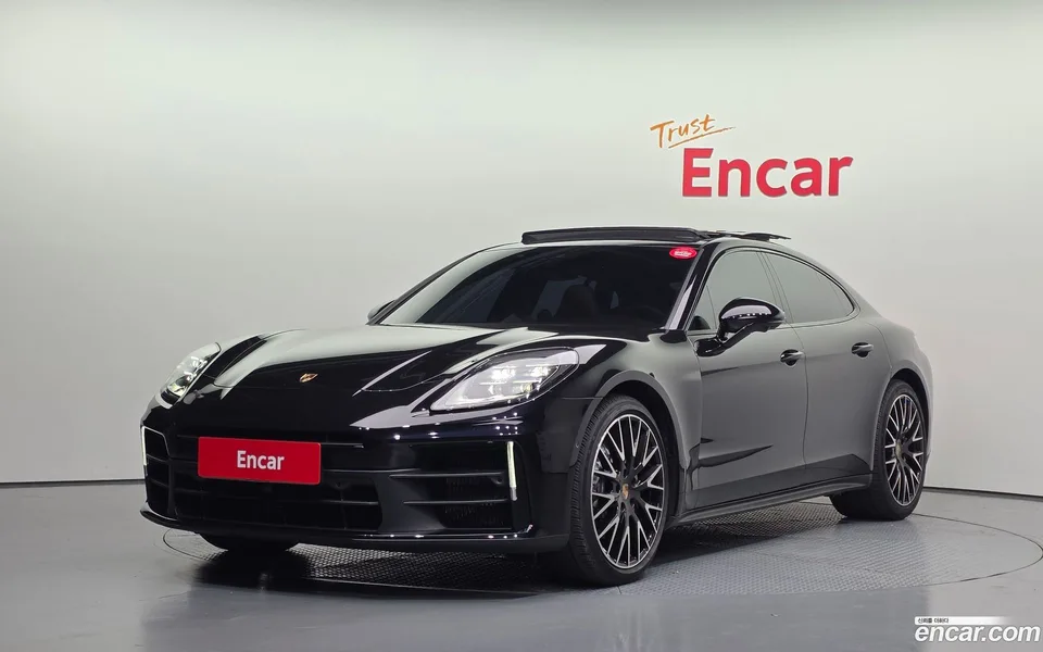 Porsche Panamera (976) 2025