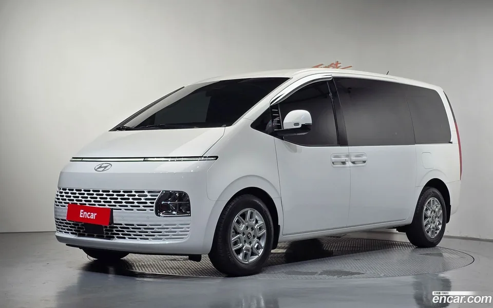 Hyundai Staria 2025