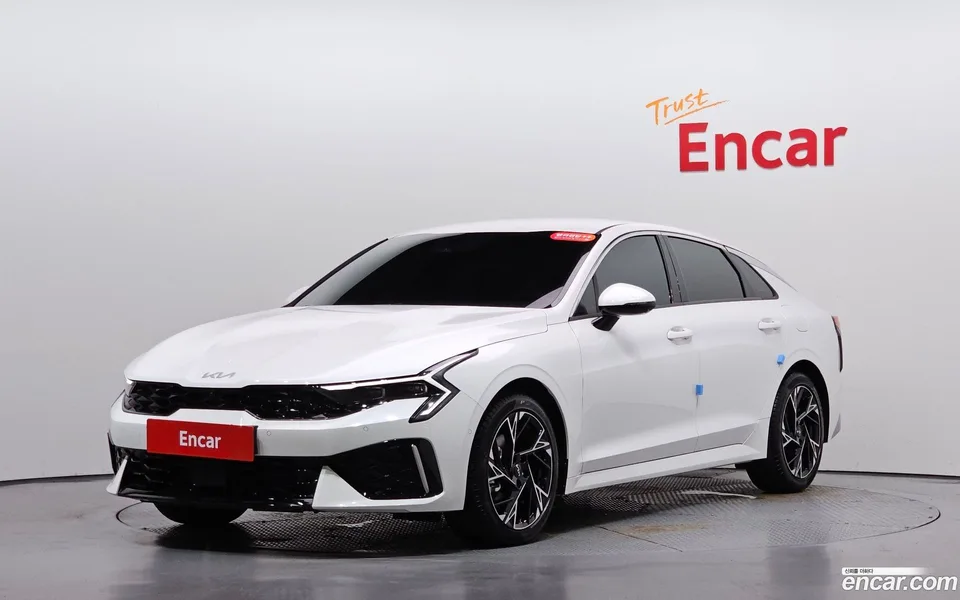 Kia K5 Hybrid 2025