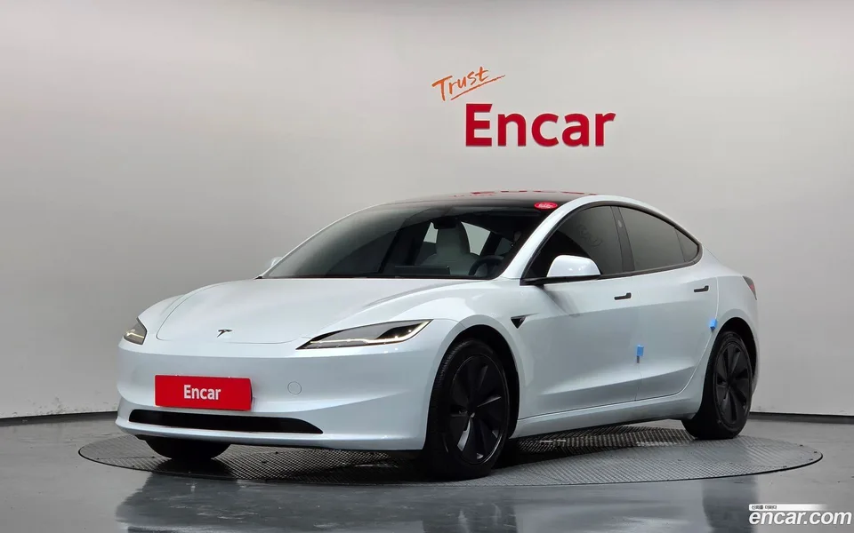 Tesla Model 3 2024