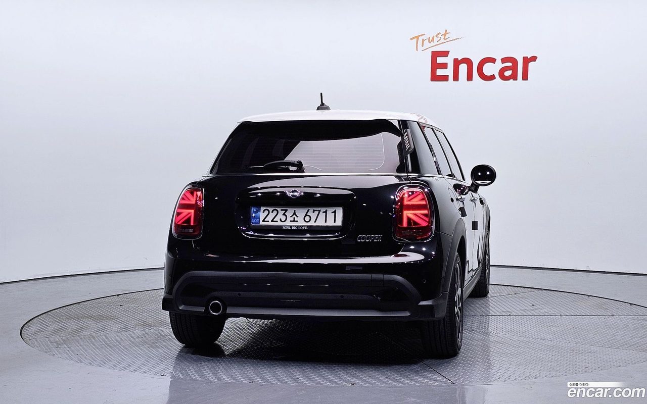 MINI Cooper 2024 — 4