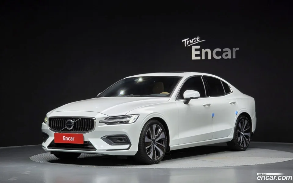 Volvo S60 2023
