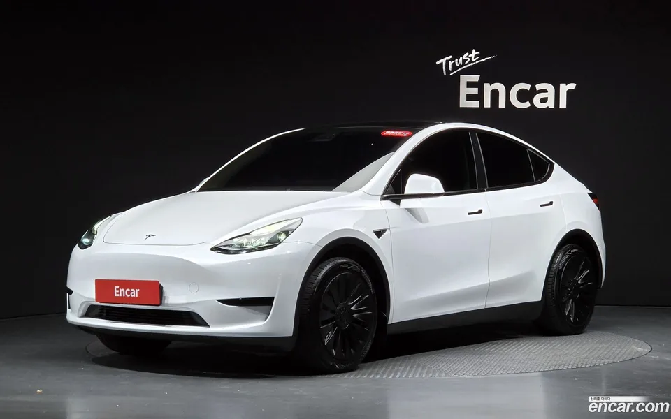 Tesla Model Y 2024