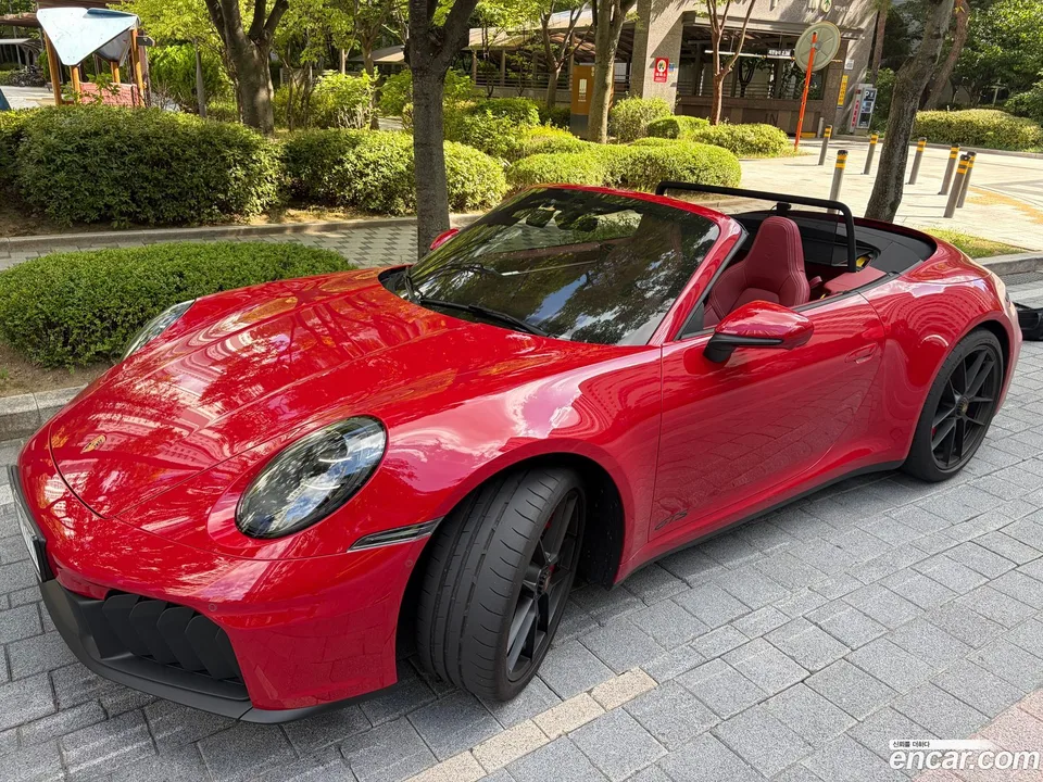 Porsche 911 (992) 2025