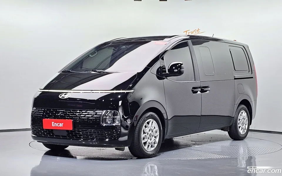 Hyundai Staria 2025