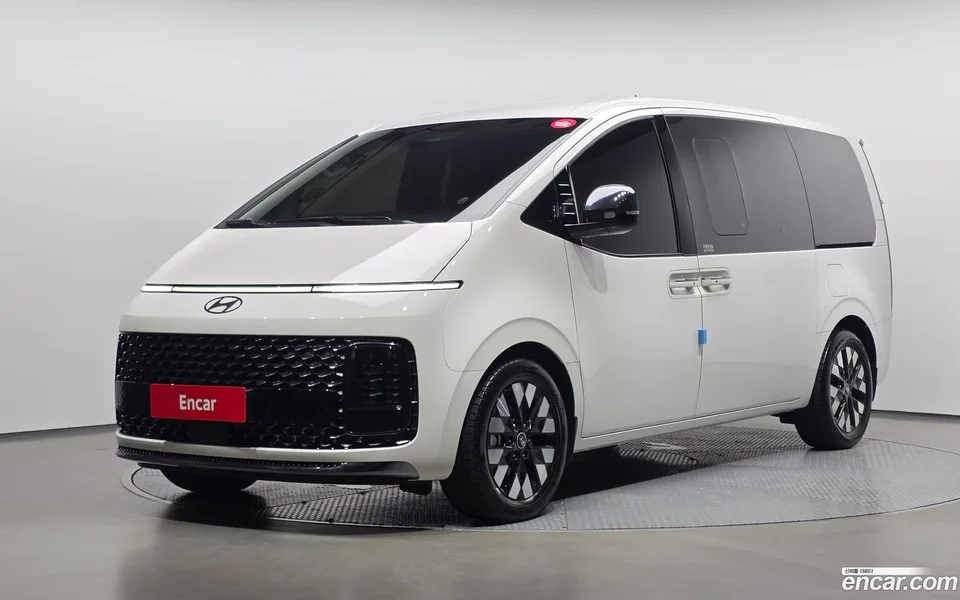 Hyundai Staria 2025