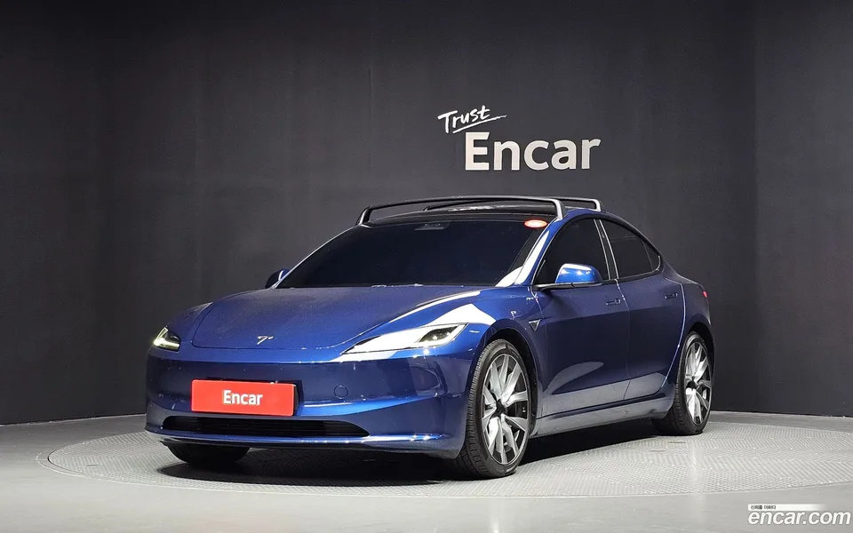 Tesla Model 3 2024