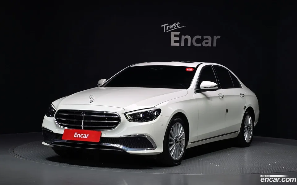 Mercedes-Benz E-Class 2022