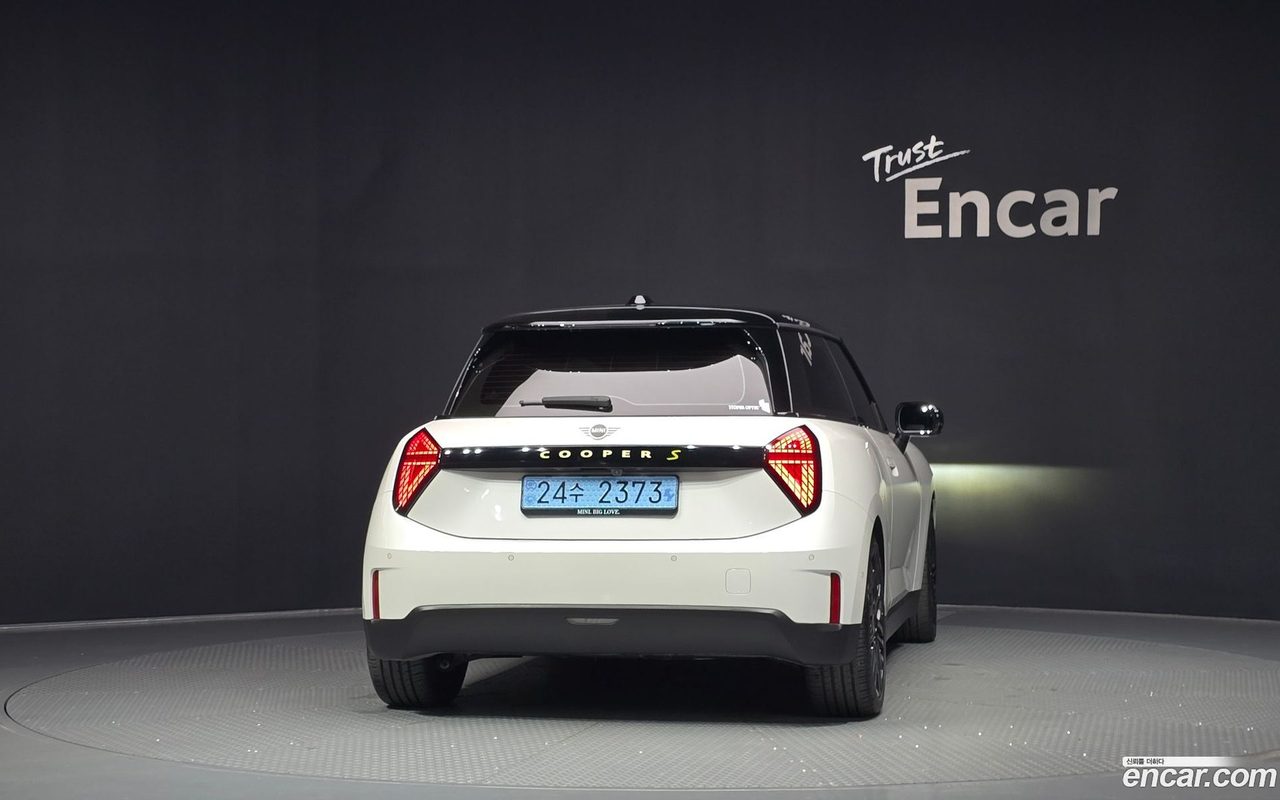 MINI Cooper Electric 2024 — 4