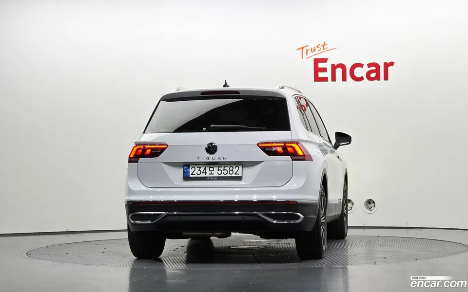 Volkswagen Tiguan 2.0 TDI 2023 — миниатюра 4