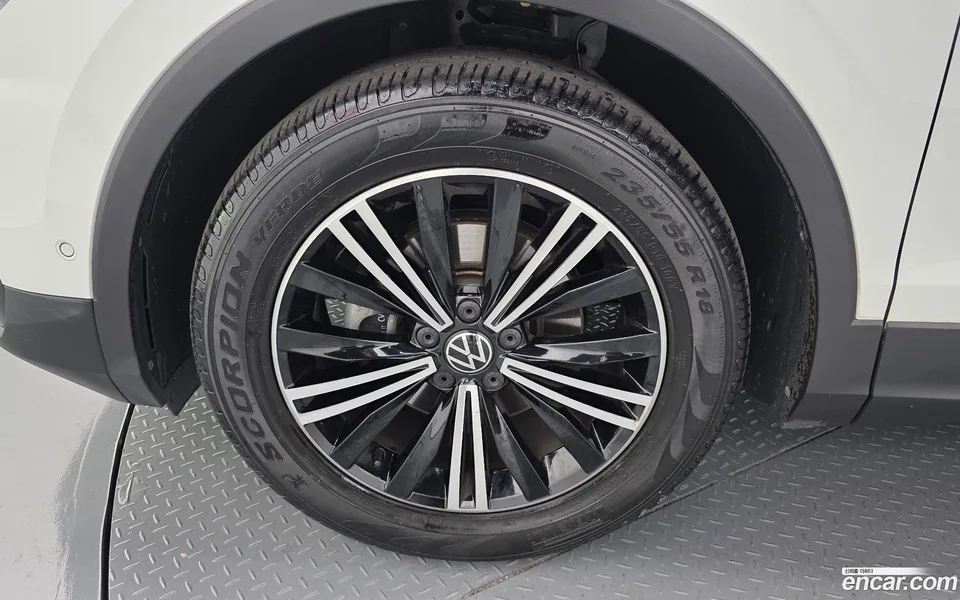 Volkswagen Tiguan 2.0 TDI 2023 — миниатюра 5