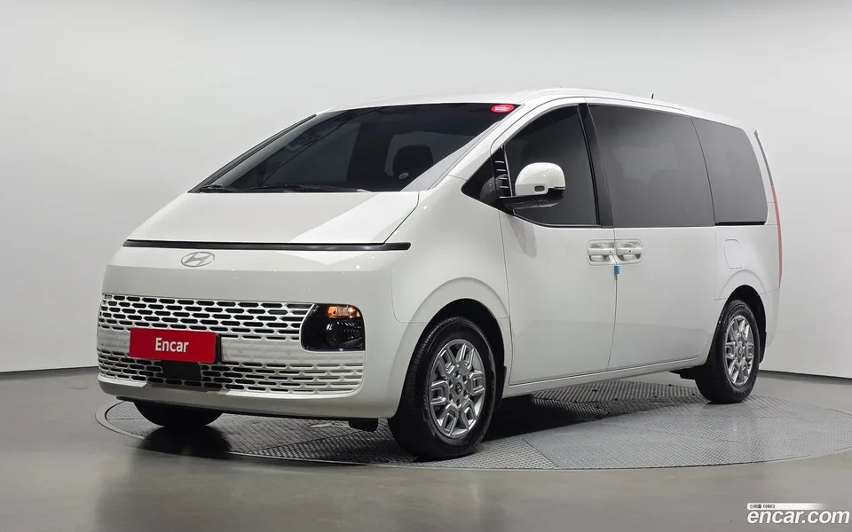 Hyundai Staria 2025