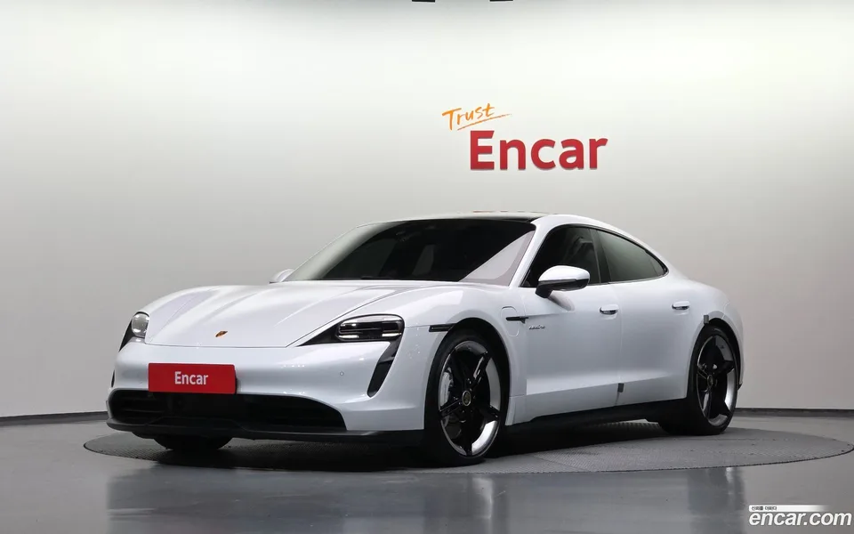 Porsche Taycan 2023