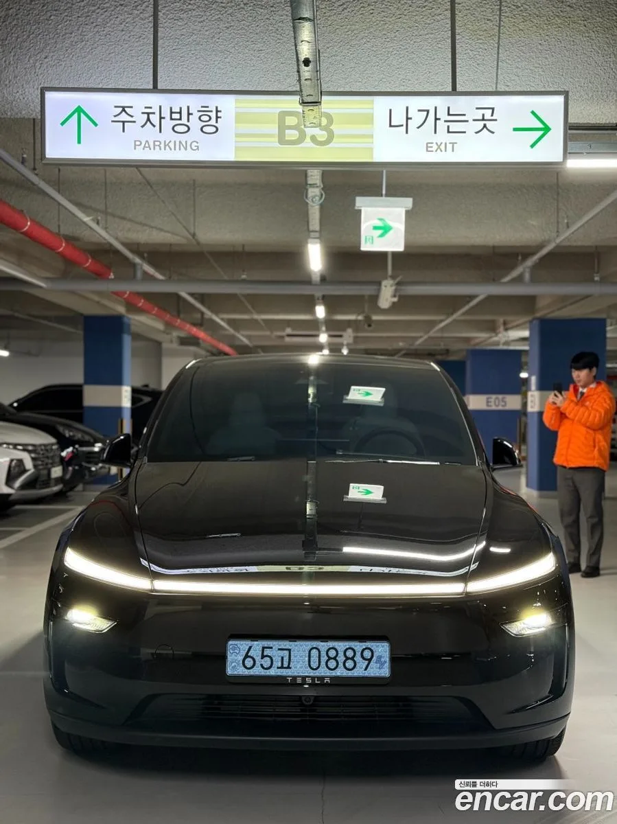 Tesla Model Y 2026