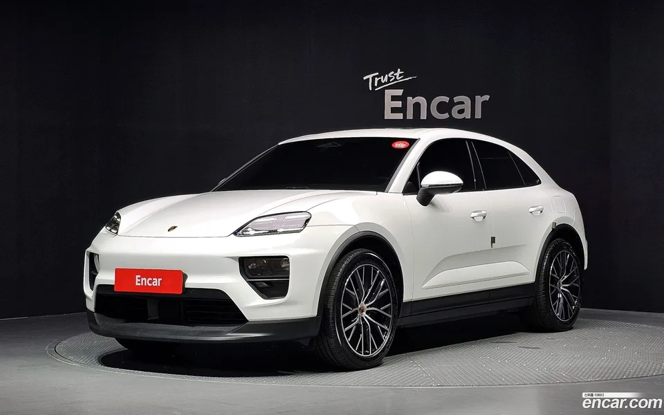 Porsche Macan Electric 2025