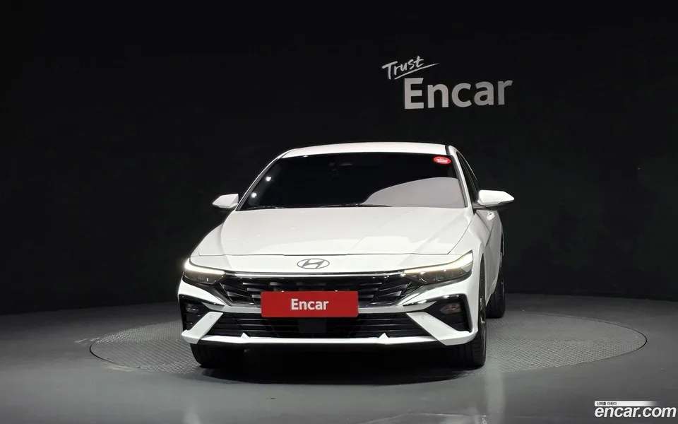 Hyundai Avante CN7 Hybrid 2024 — миниатюра 3