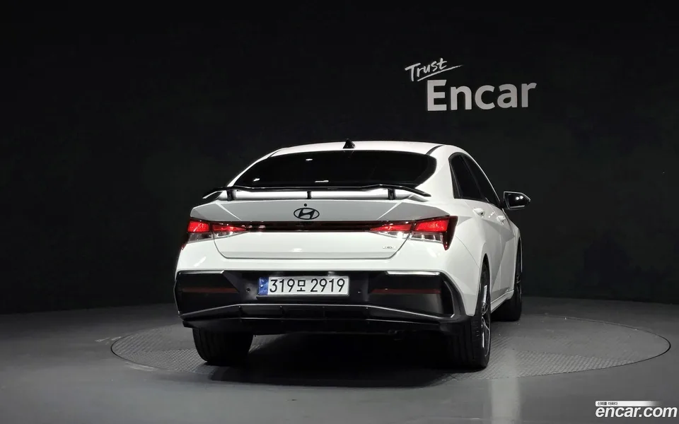 Hyundai Avante CN7 Hybrid 2024 — миниатюра 4