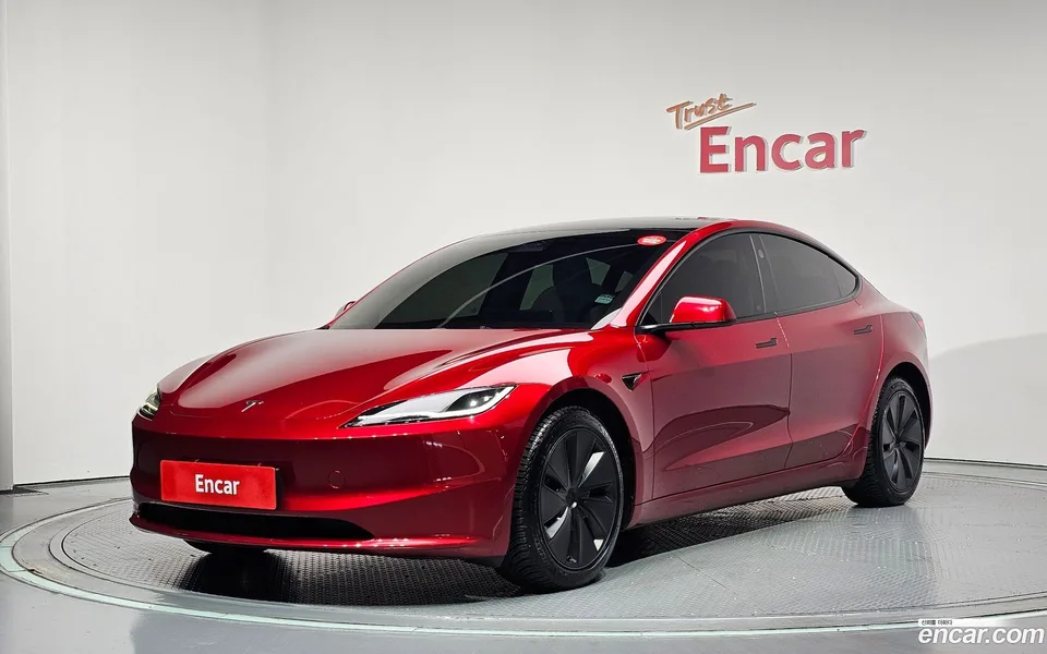Tesla Model 3 2024