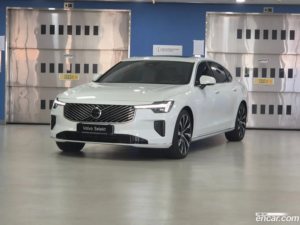Volvo S90 2026