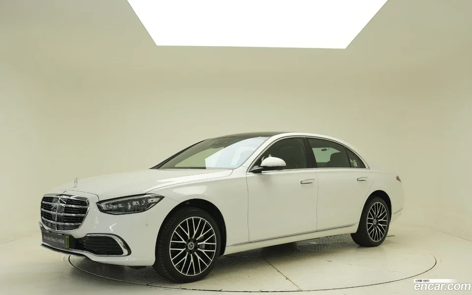 Mercedes-Benz S-Class 2025