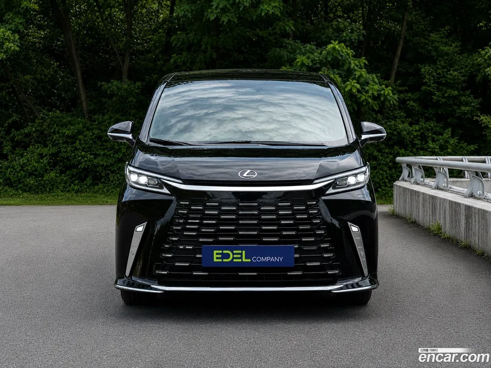 Lexus LM 2024