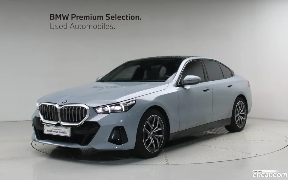 BMW 5 Series 2025