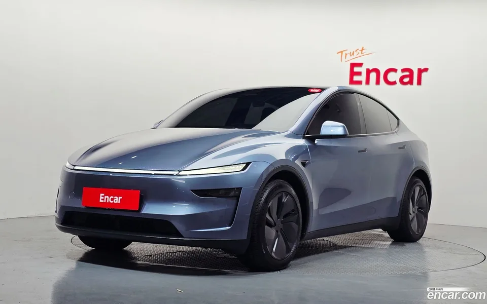 Tesla Model Y 2025